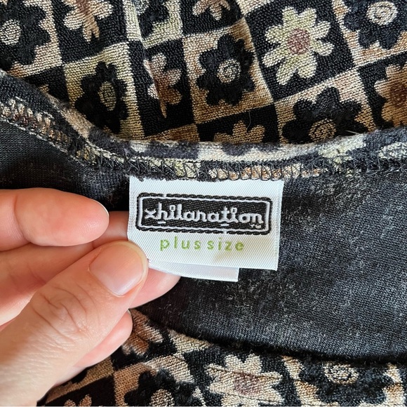 Vintage Juniors Xhilaration Baby Tee 2XL Daisy Stretch tshirt Grunge Y2K - Picture 10 of 10